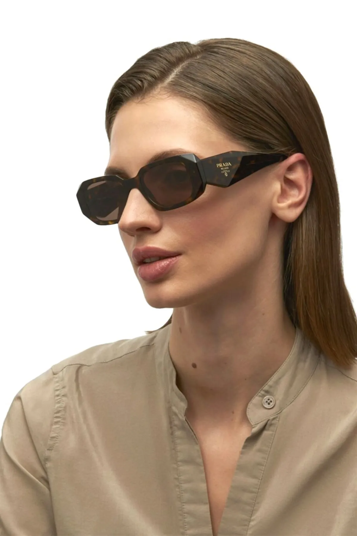 Sofistike Bir Dokunuş - Prada Güneş Gözlüklerinin Eşsiz Özellikleri